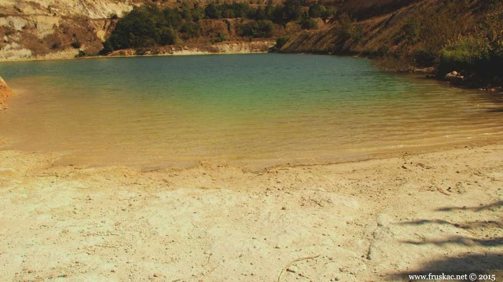 Bešenovačko jezero - Jezero Beli kamen